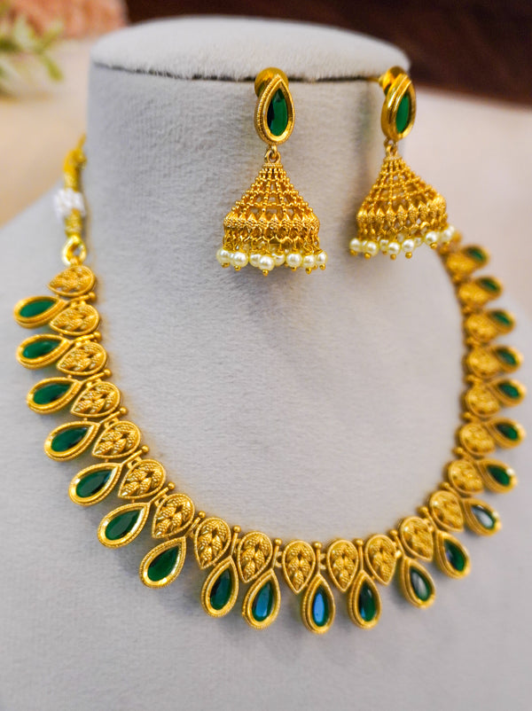 Classic Antique Necklace Set with Emerald Green Stones